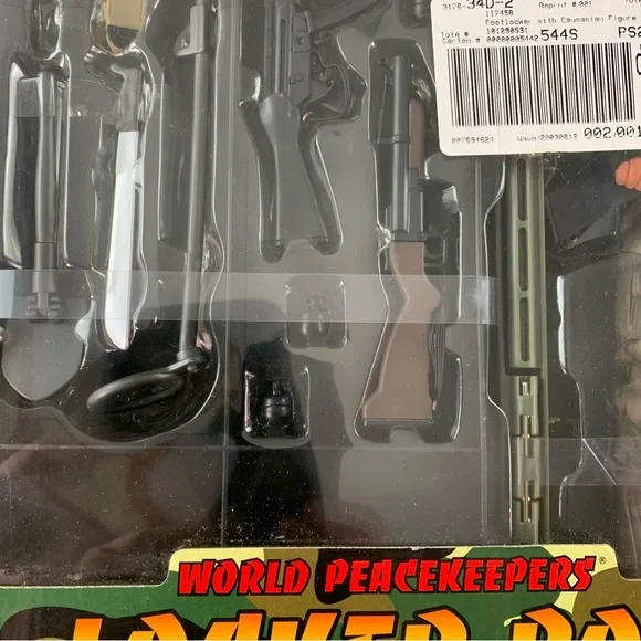 World Peacekeepers with Soldier and Locker Box Action Figure. - Picture 8 of 9
